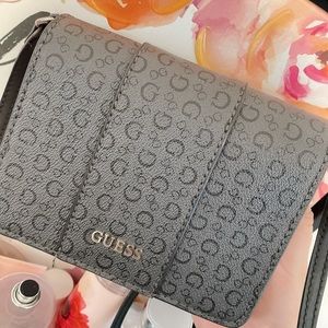 Flash Sale‼️ Guess Crossbody Bag